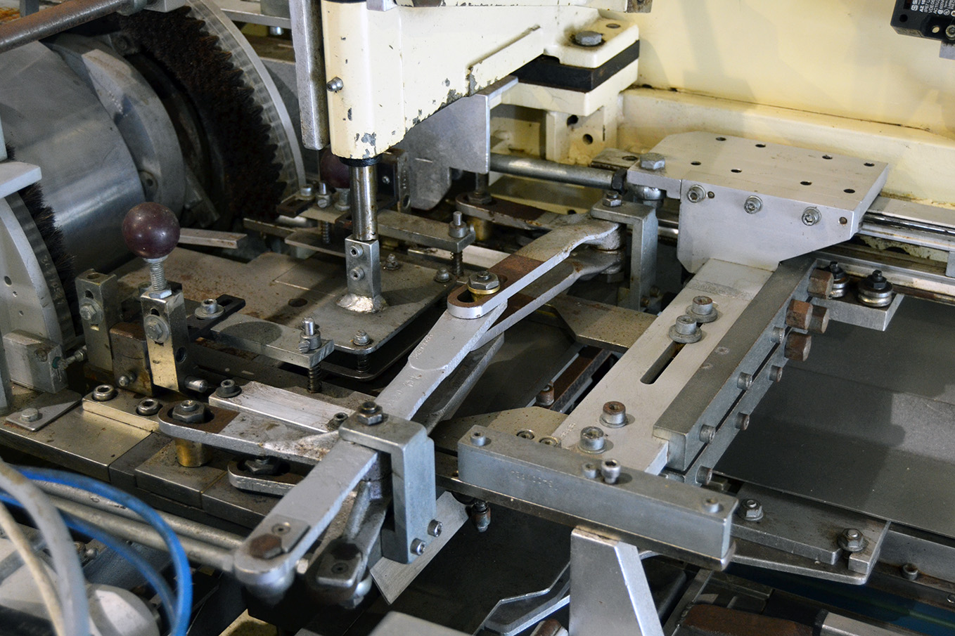 Loesch LTM-GR chocolate wrapper machine (12)
