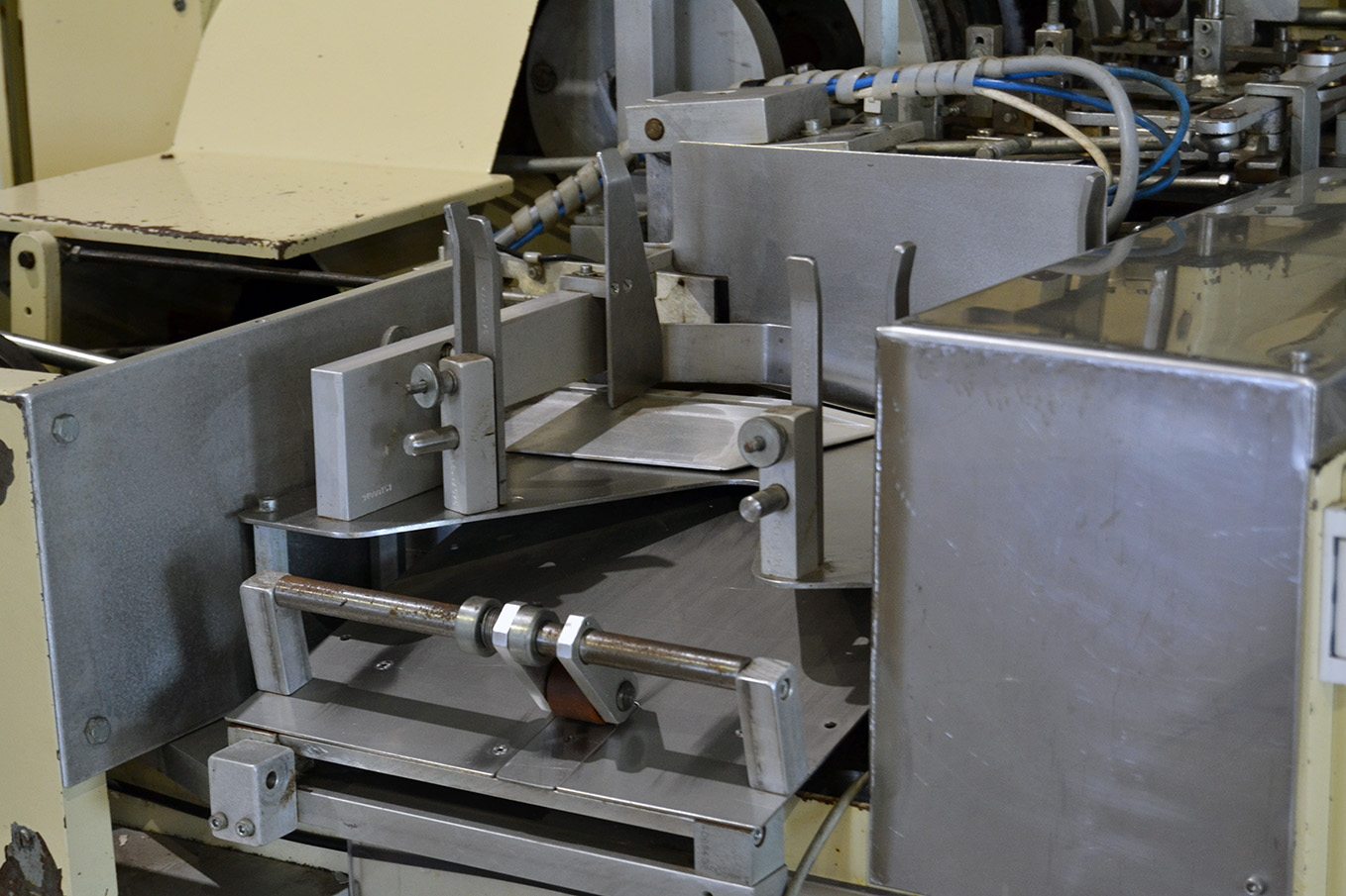 Loesch LTM-GR chocolate wrapper machine (5)