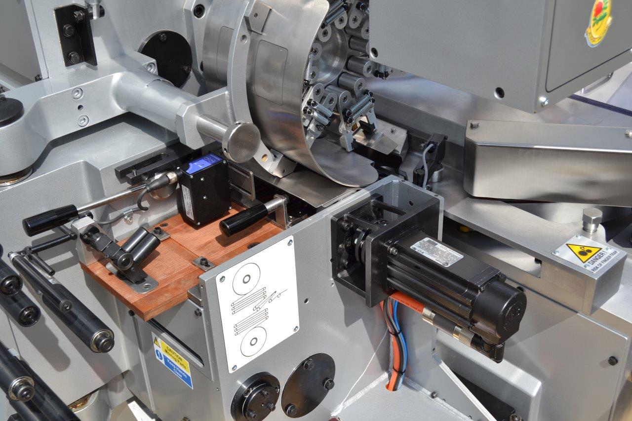 7IST double twist wrapping machine (5)
