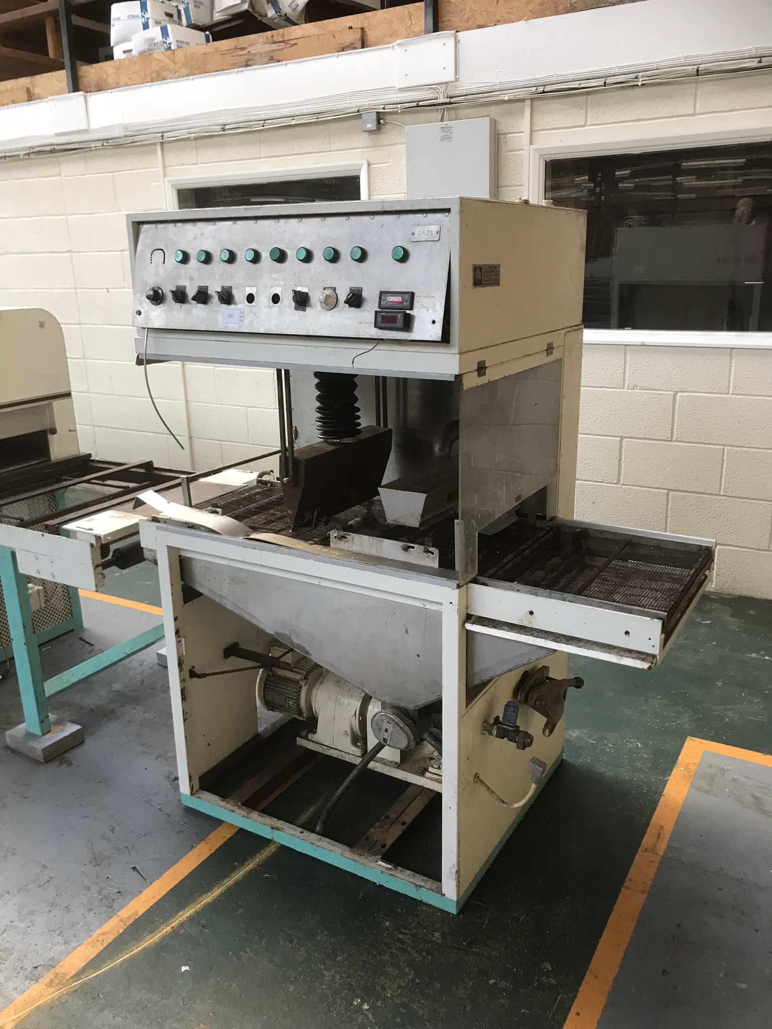 Nielsen 420 enrober and cooling tunnel (4)