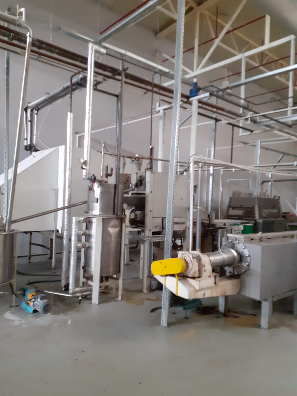 Cooking and depositing toffee line (5)