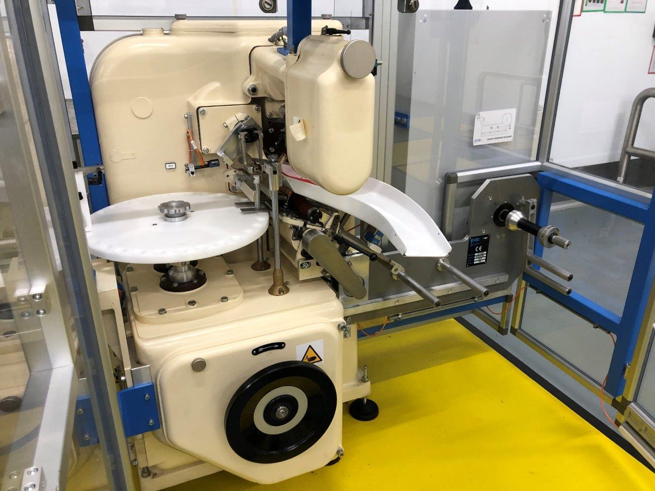 GD 2350 double twist ball wrapping machine (14)