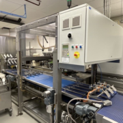 Packing transfer vacuum robot